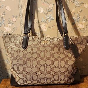 Coach Signature Jacquard Tote in Brown F29958 Signature